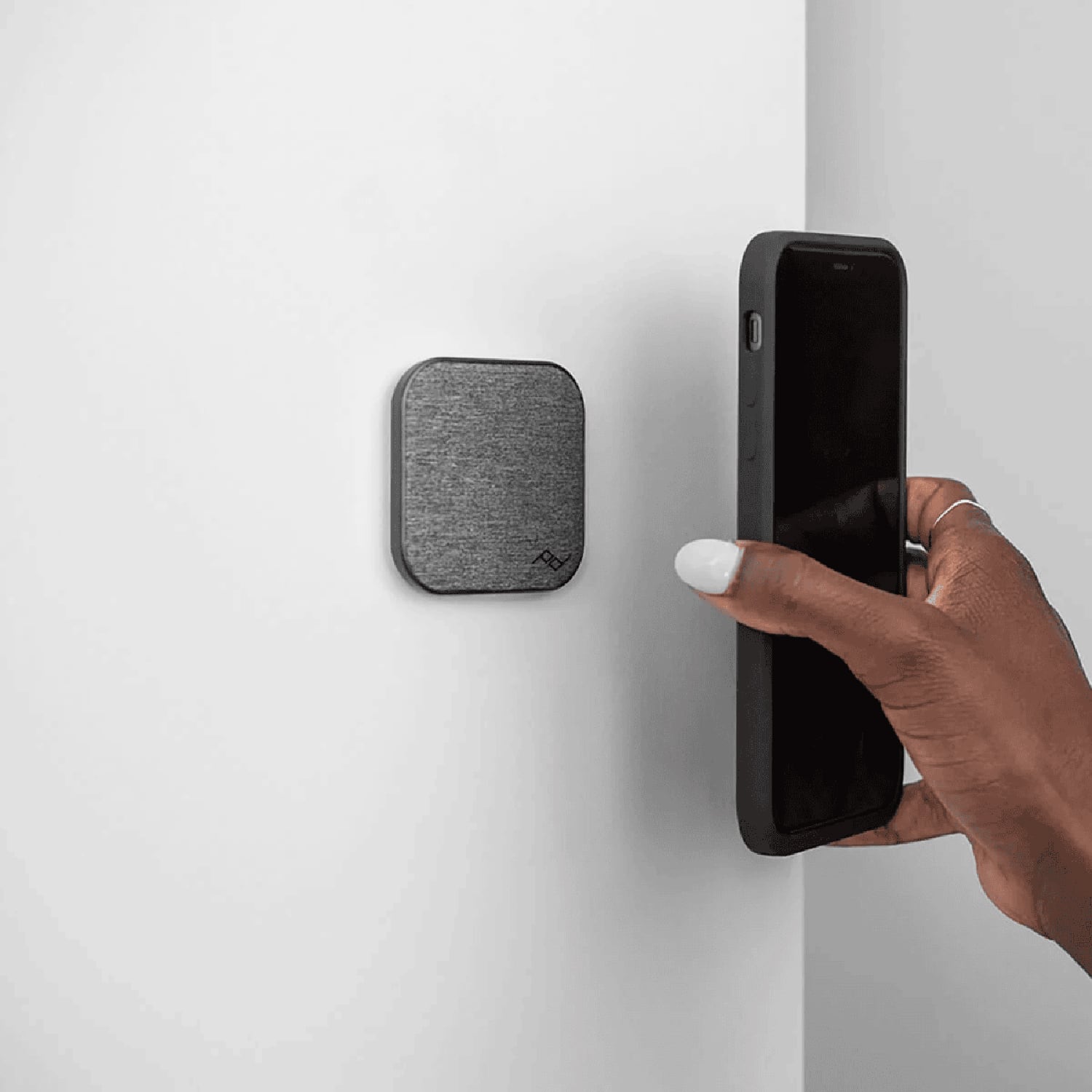 Peak Design Mobile Wall Mount Magnetyczny Uchwyt Ścienny Do iPhone – Grafitowy Peak Design Mobile Wall Mount Magnetyczny Uchwyt Ścienny Do iPhone – Grafitowy