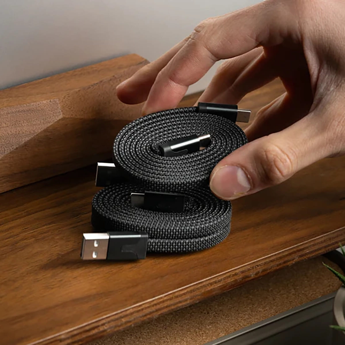 Statik MagStack Slim Kabel USB-A na USB-C płaski w nylonowym oplocie zwijany magnetycznie 1m - Czarny Statik MagStack Slim Kabel USB-A na USB-C płaski w nylonowym oplocie zwijany magnetycznie 1m - Czarny