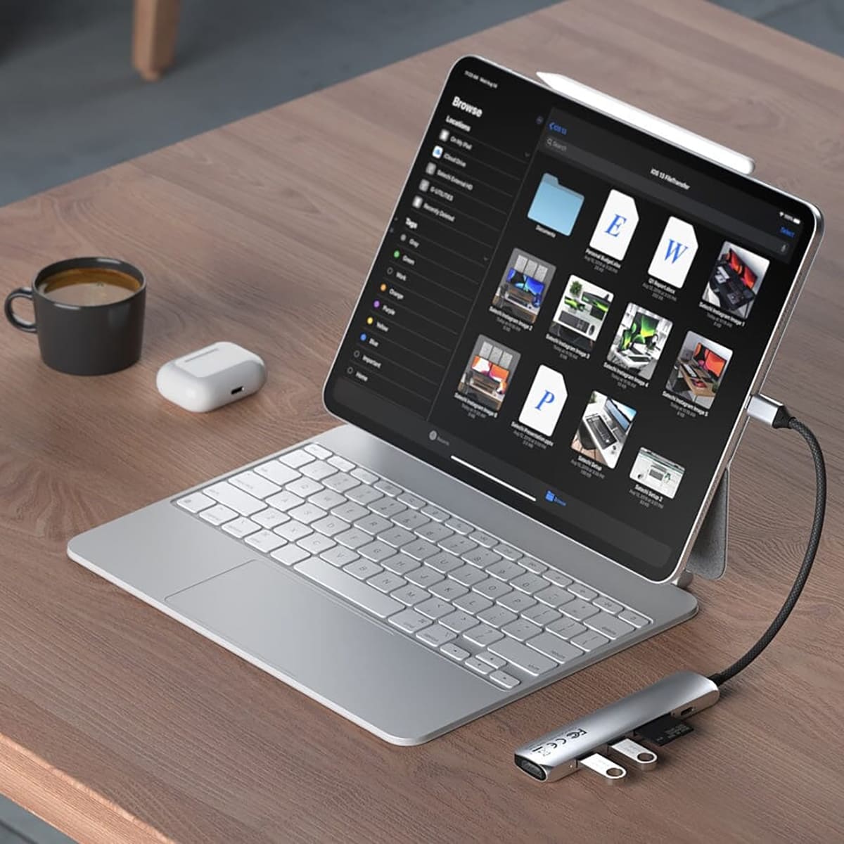 Satechi Slim Multiport Hub 6-in-1 USB-C / USB-C / 2x USB-A / 4K HDMI / czytnik kart micro/SD - Srebrny Satechi Slim Multiport Hub 6-in-1 USB-C / USB-C / 2x USB-A / 4K HDMI / czytnik kart micro/SD - Srebrny