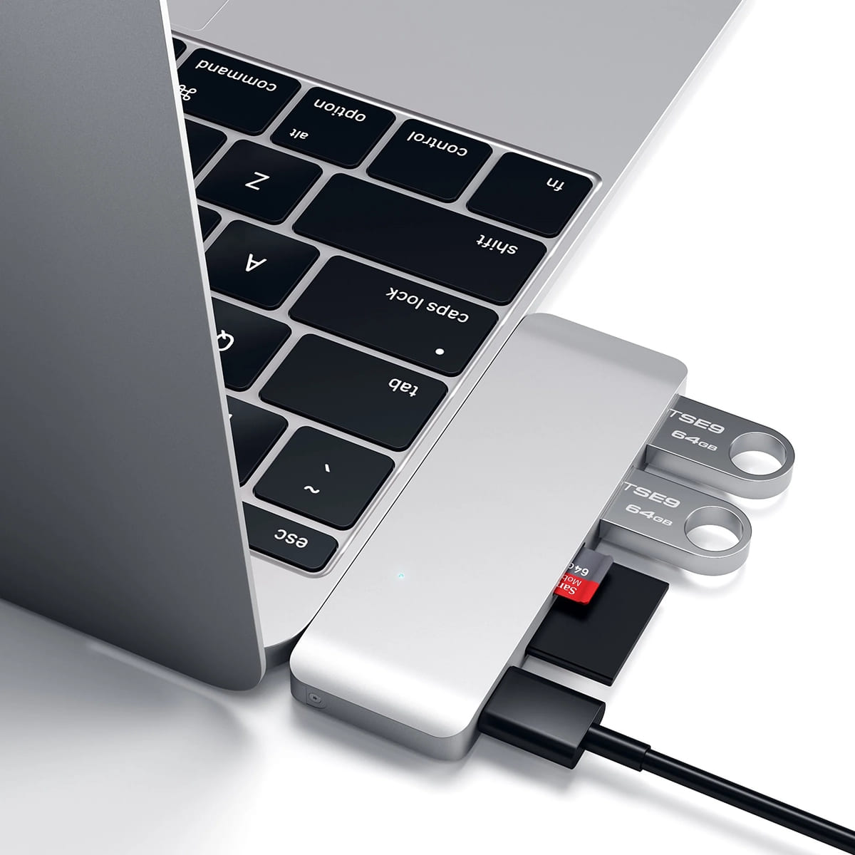 Satechi USB-C Pass Through HUB 2xUSB 3.0 / USB-C (PD) / SD / microSD Satechi USB-C Pass Through HUB 2xUSB 3.0 / USB-C (PD) / SD / microSD