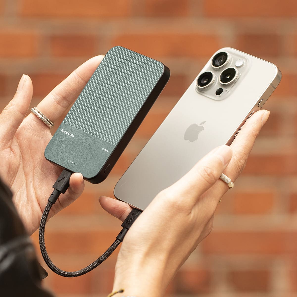 Native Union (Re)Classic Power Bank  Magnetyczny powerbank 5000 mAh kompatybilny z MagSafe 