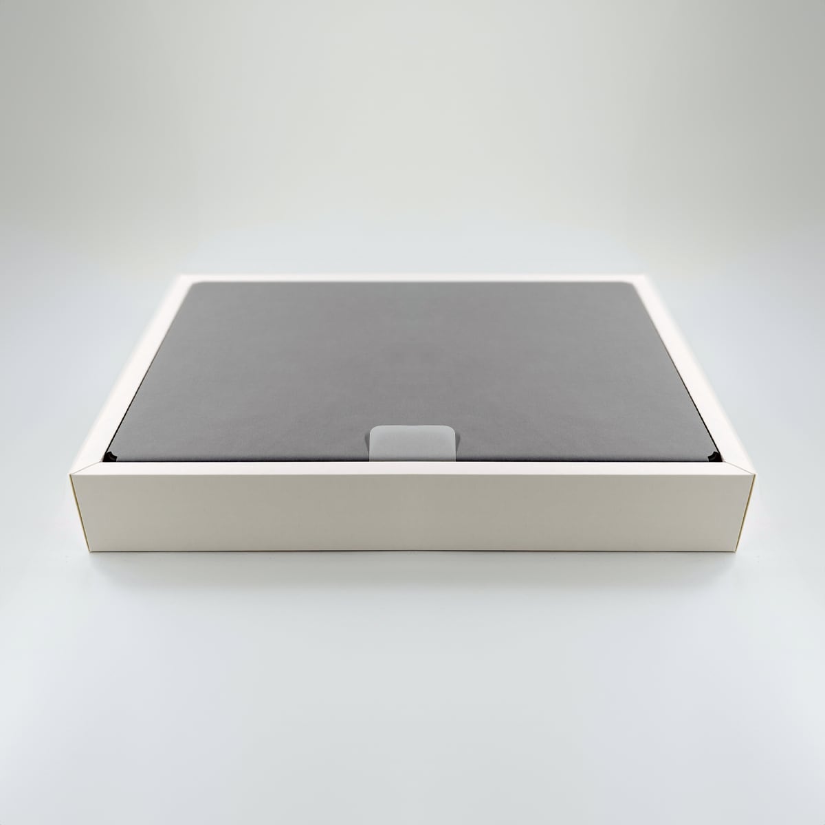 MacBook Pro 16 odnowiony - opakowanie MacBook Pro 16 odnowiony - opakowanie